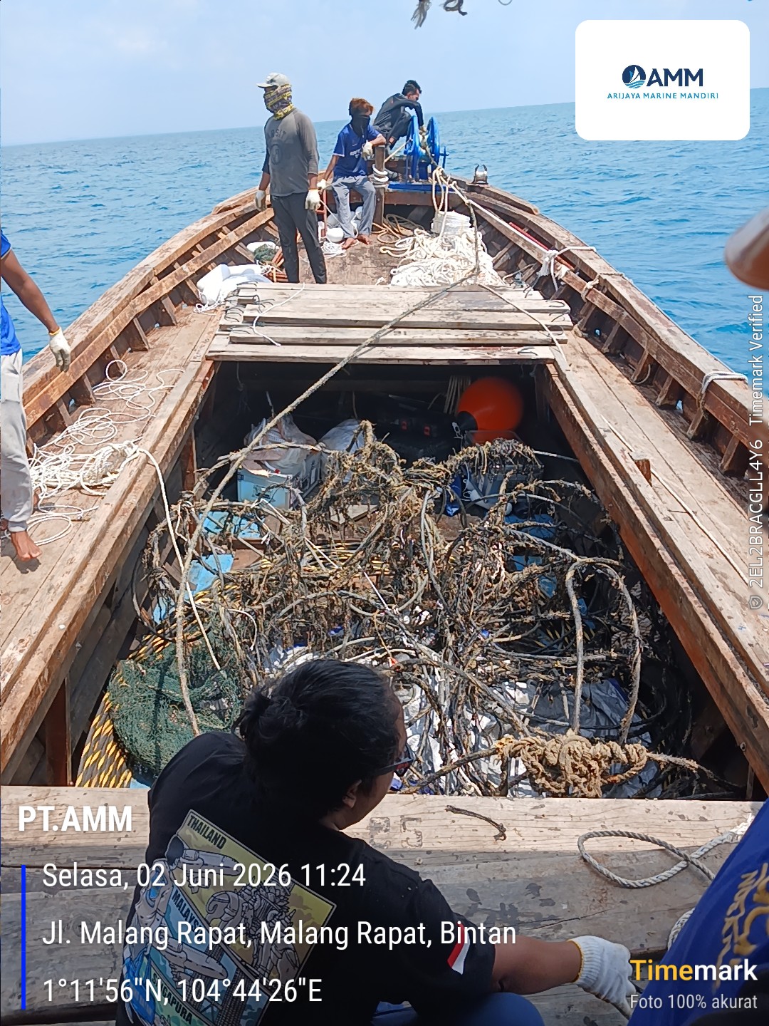 Proses penarikan kabel rusak